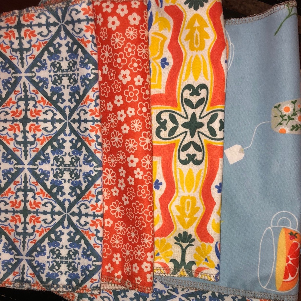NWT12 Count of Paperless Towels size 12x11 inch in Bright Orange & Blue Patterns